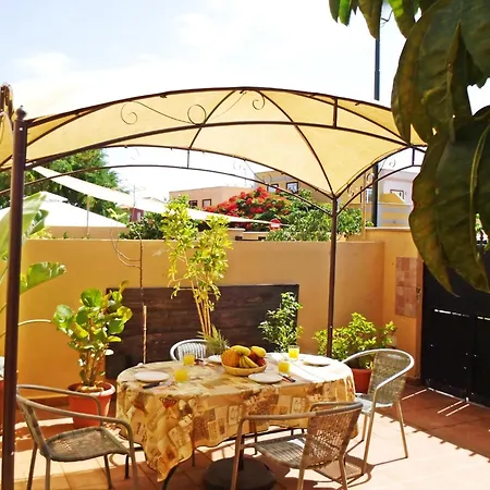 Gepflegtes In Teneriffas Sonnigem Sueden Las Galletas